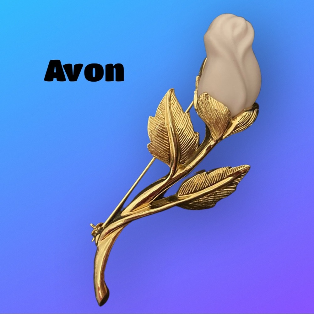 Vintage Avon flower brooch